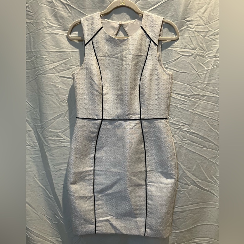 H&M Ivory and navy dress embossed houndstooth fabric. professional, bridal